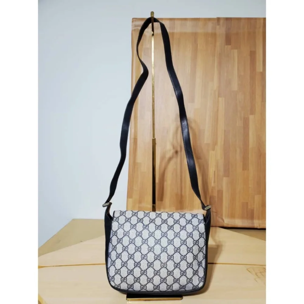 Gucci gg supreme